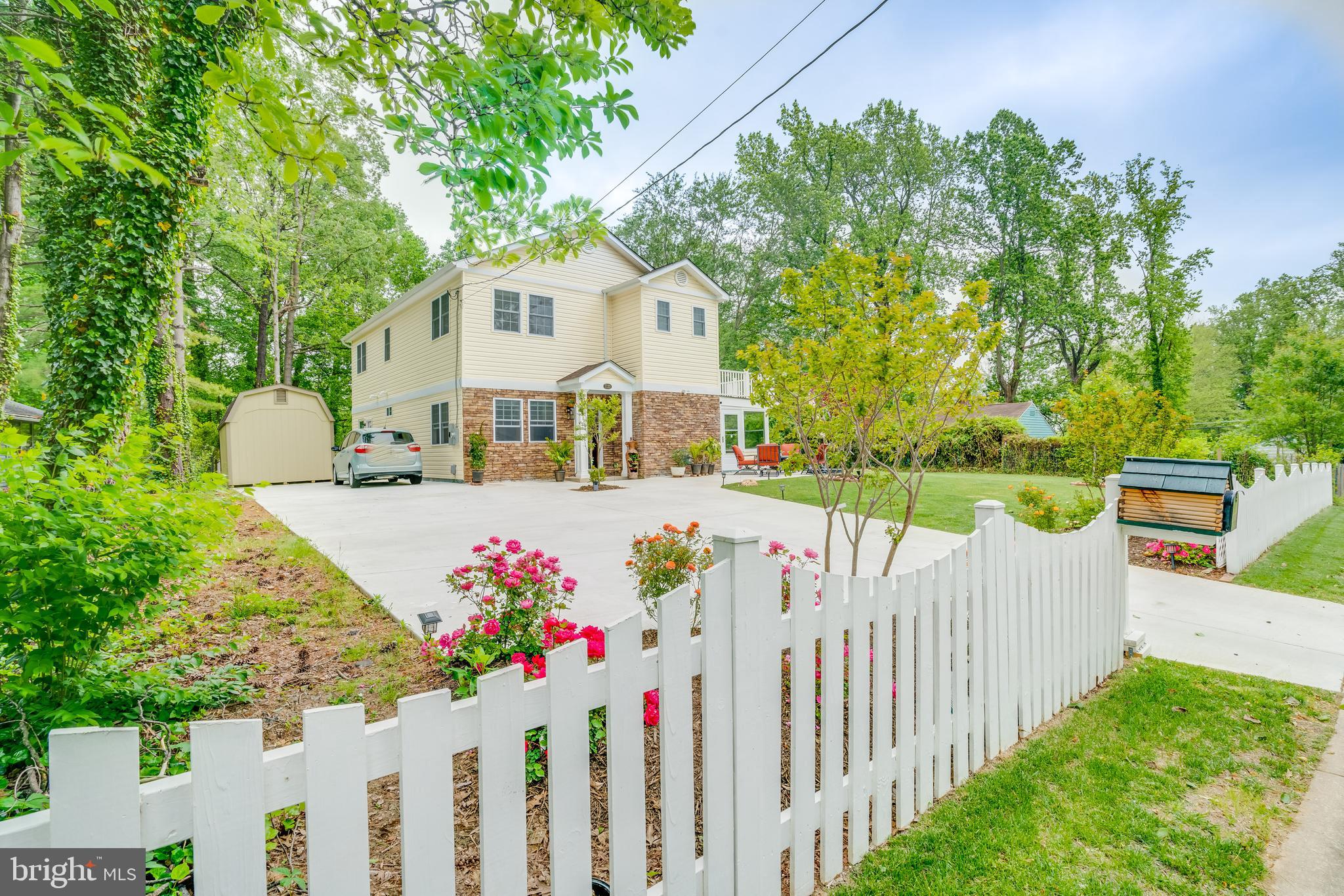 7122 Oak Ridge Road Falls Church, VA 22042 - Photo 2 of 38