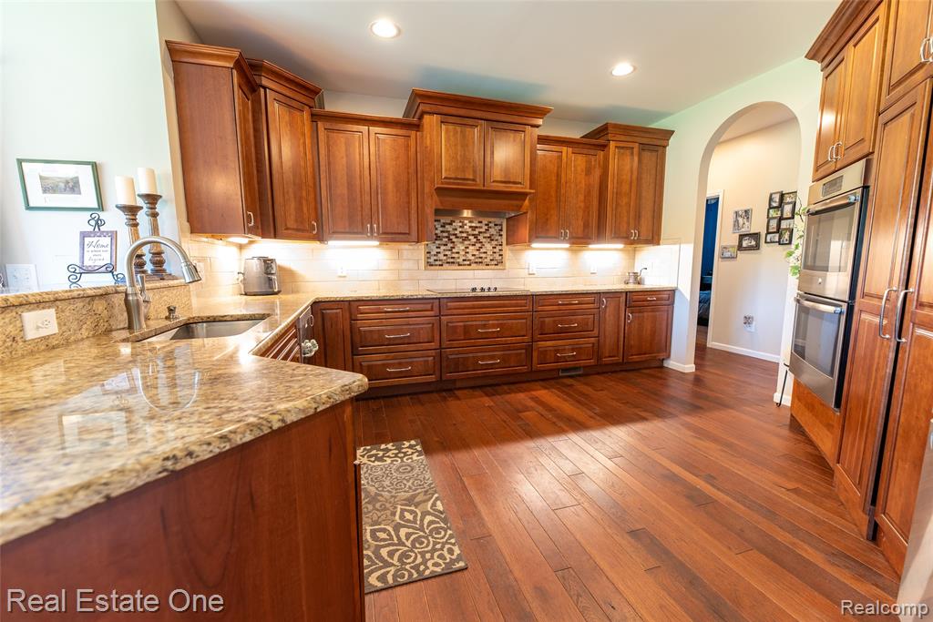 10125 Chase Lake Road Fowlerville, MI 48836 - Photo 9 of 40