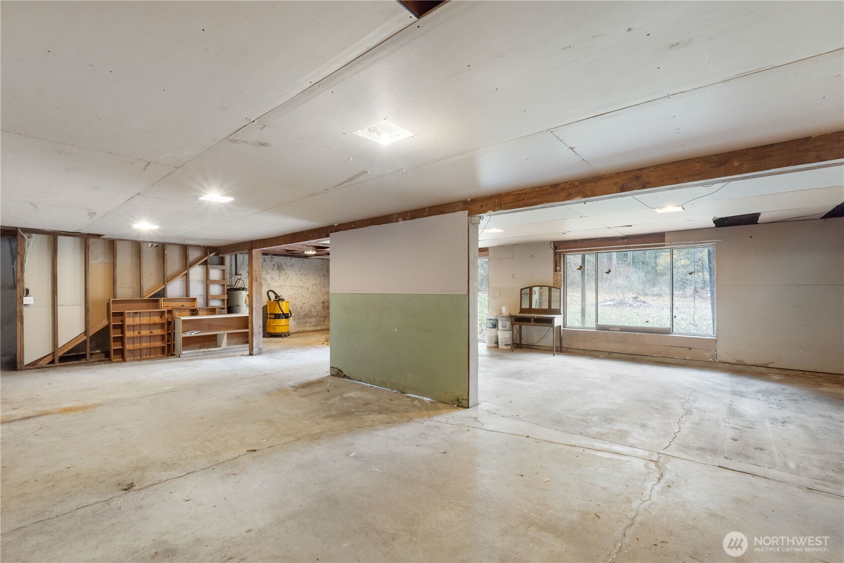 29621 Webster Road East Graham, WA 98338 - Photo 20 of 35 a view of an empty room with window and closet