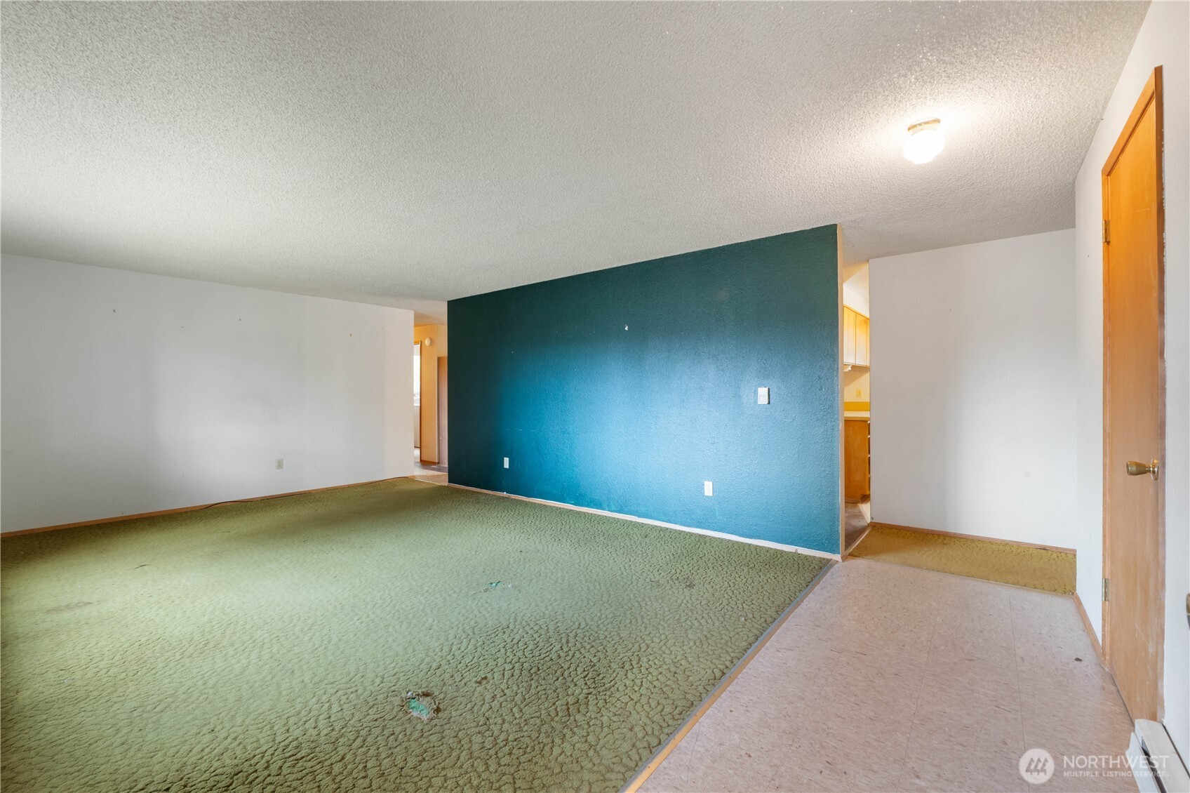 29621 Webster Road East Graham, WA 98338 - Photo 7 of 35 an empty room with windows