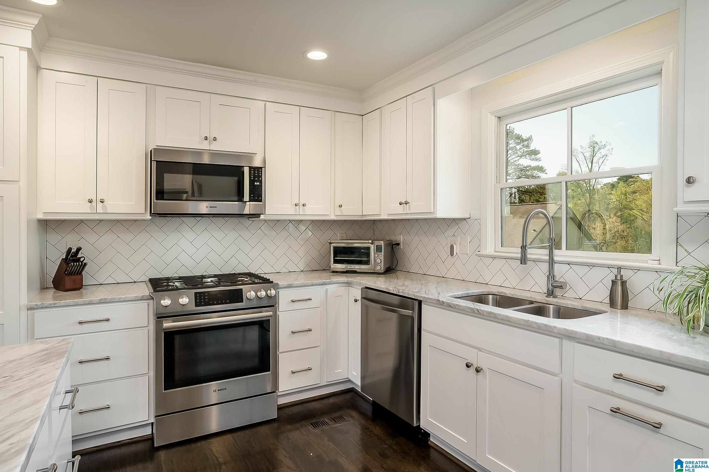 3321 Ridgely Circle Birmingham, AL 35243 - Photo 10 of 26