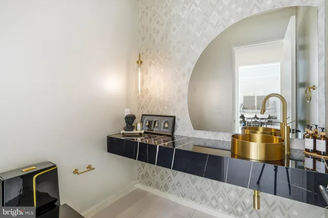 $3,388,888 | 9408 Old Courthouse Road, Vienna, VA 22182