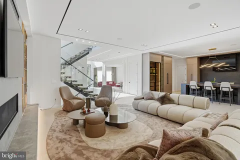 $3,388,888 | 9408 Old Courthouse Road, Vienna, VA 22182