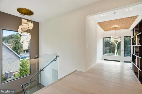 $3,388,888 | 9408 Old Courthouse Road, Vienna, VA 22182