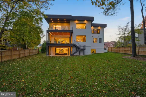 $3,388,888 | 9408 Old Courthouse Road, Vienna, VA 22182