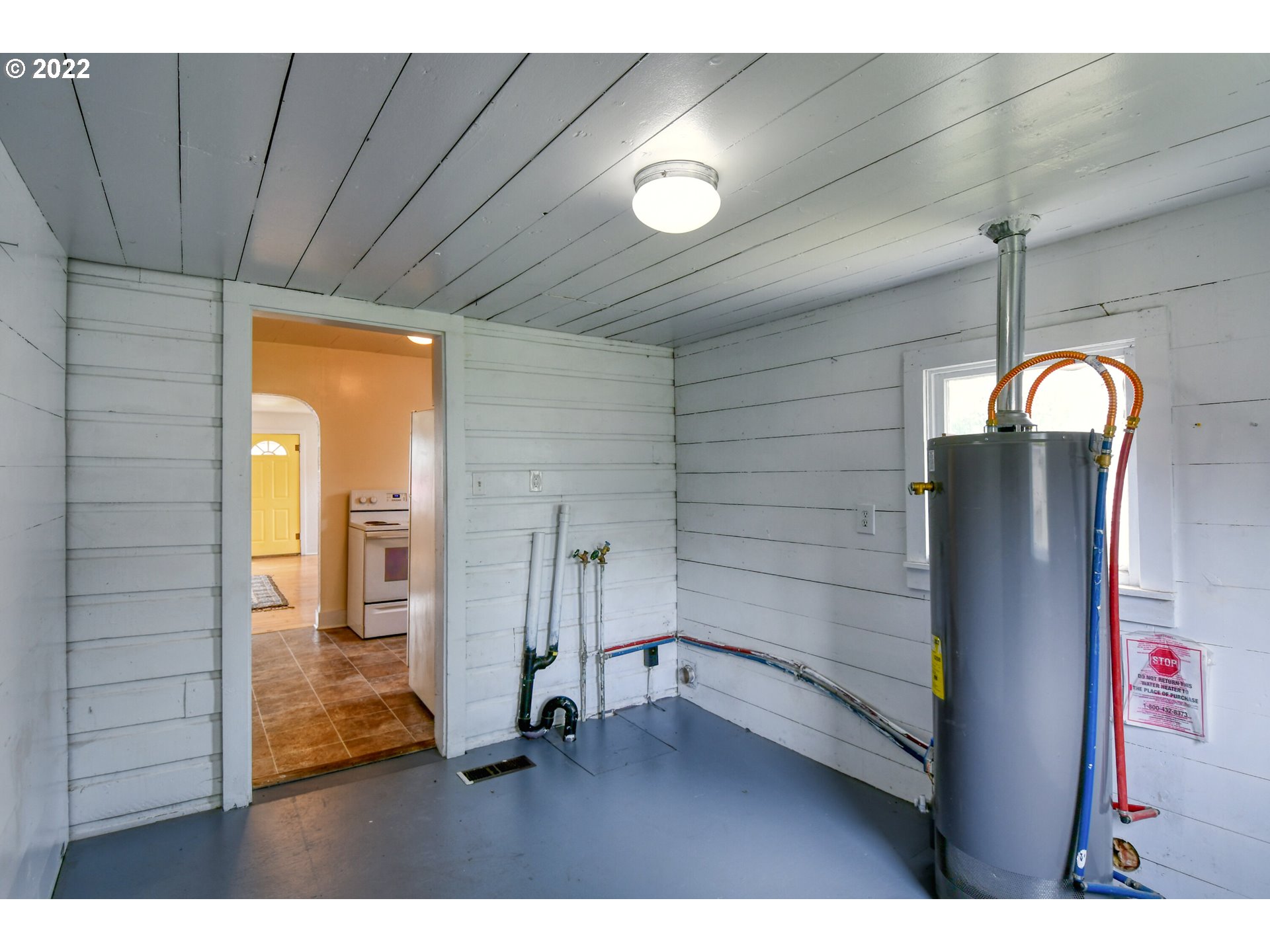 211 West Arch Street Union, OR 97883 - Photo 22 of 32 a view of empty room with wooden floor