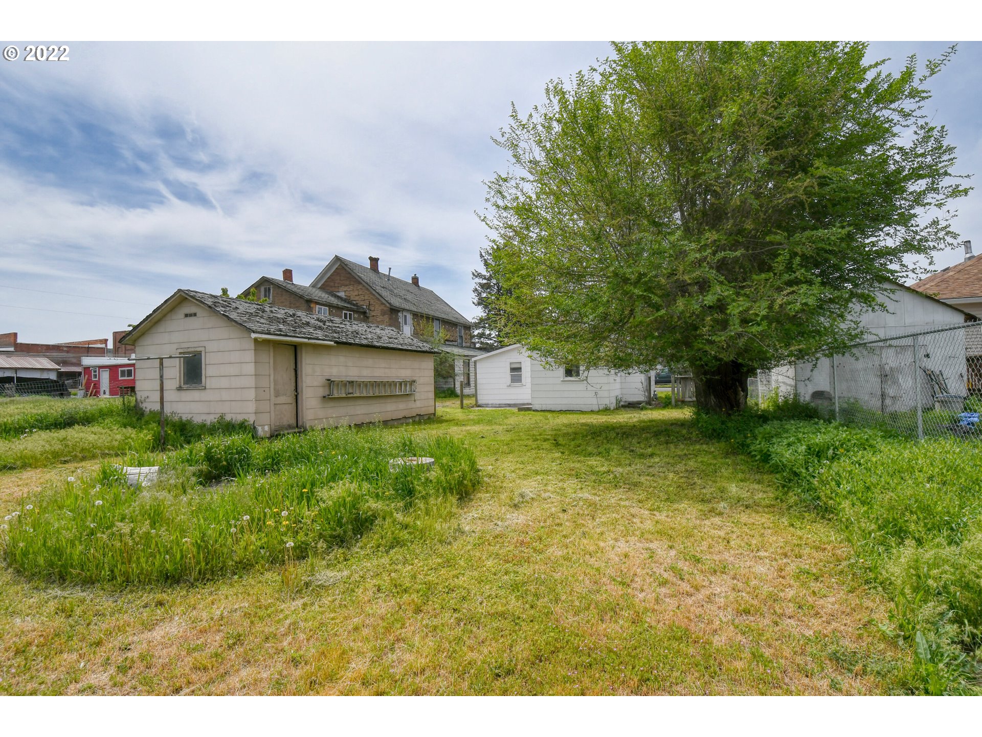 211 West Arch Street Union, OR 97883 - Photo 26 of 32 a front view of house with yard and green space