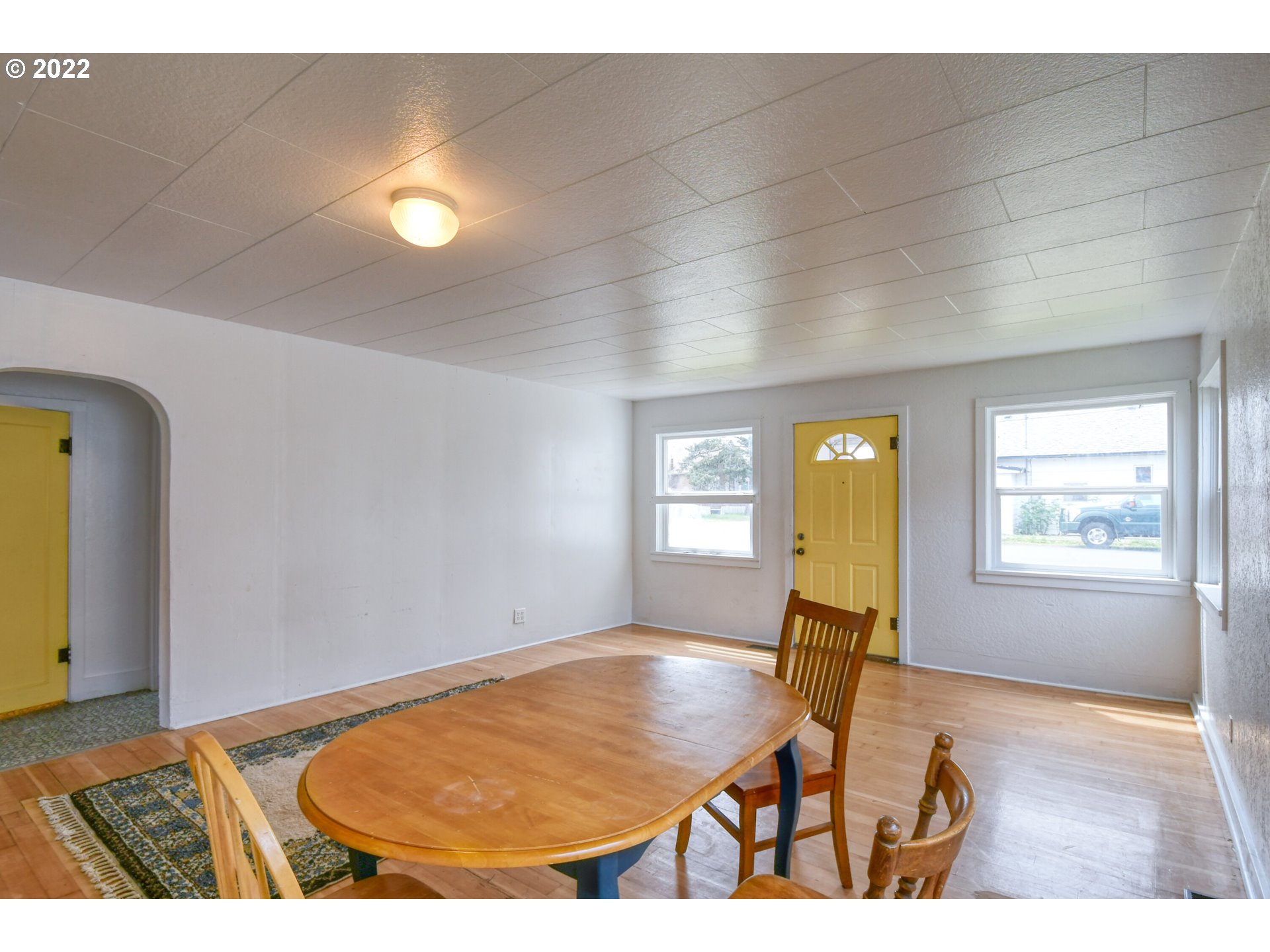 211 West Arch Street Union, OR 97883 - Photo 6 of 32 a view of a livingroom with furniture window and wooden floor