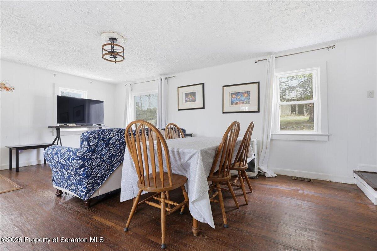 22 Quay Avenue Mount Pocono, PA 18344 - Photo 13 of 62 a view of a livingroom with furniture and a work place