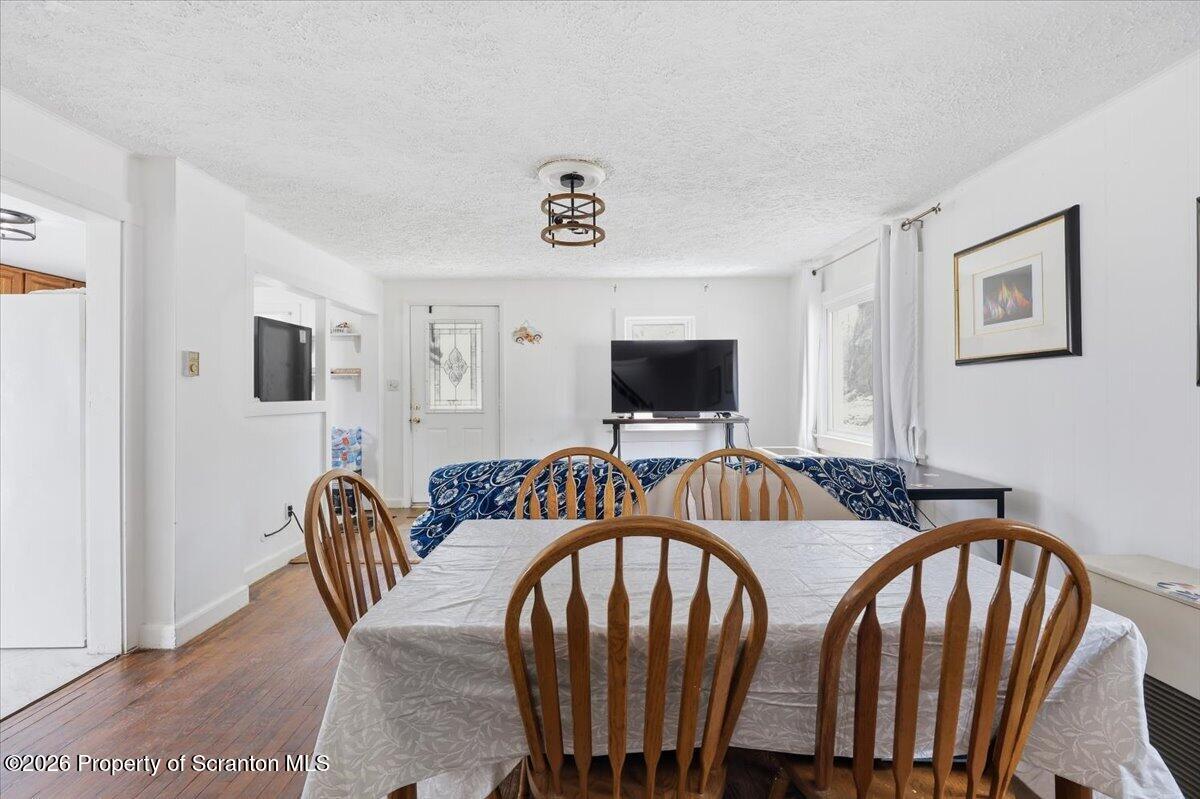 22 Quay Avenue Mount Pocono, PA 18344 - Photo 14 of 62 a view of a livingroom with furniture