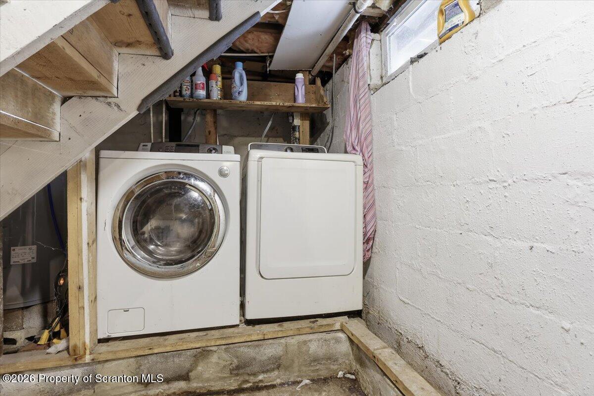 22 Quay Avenue Mount Pocono, PA 18344 - Photo 46 of 62 a utility room with dryer and washer