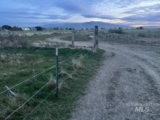 $750,000 | 525 East 150 South, Burley, ID 83318