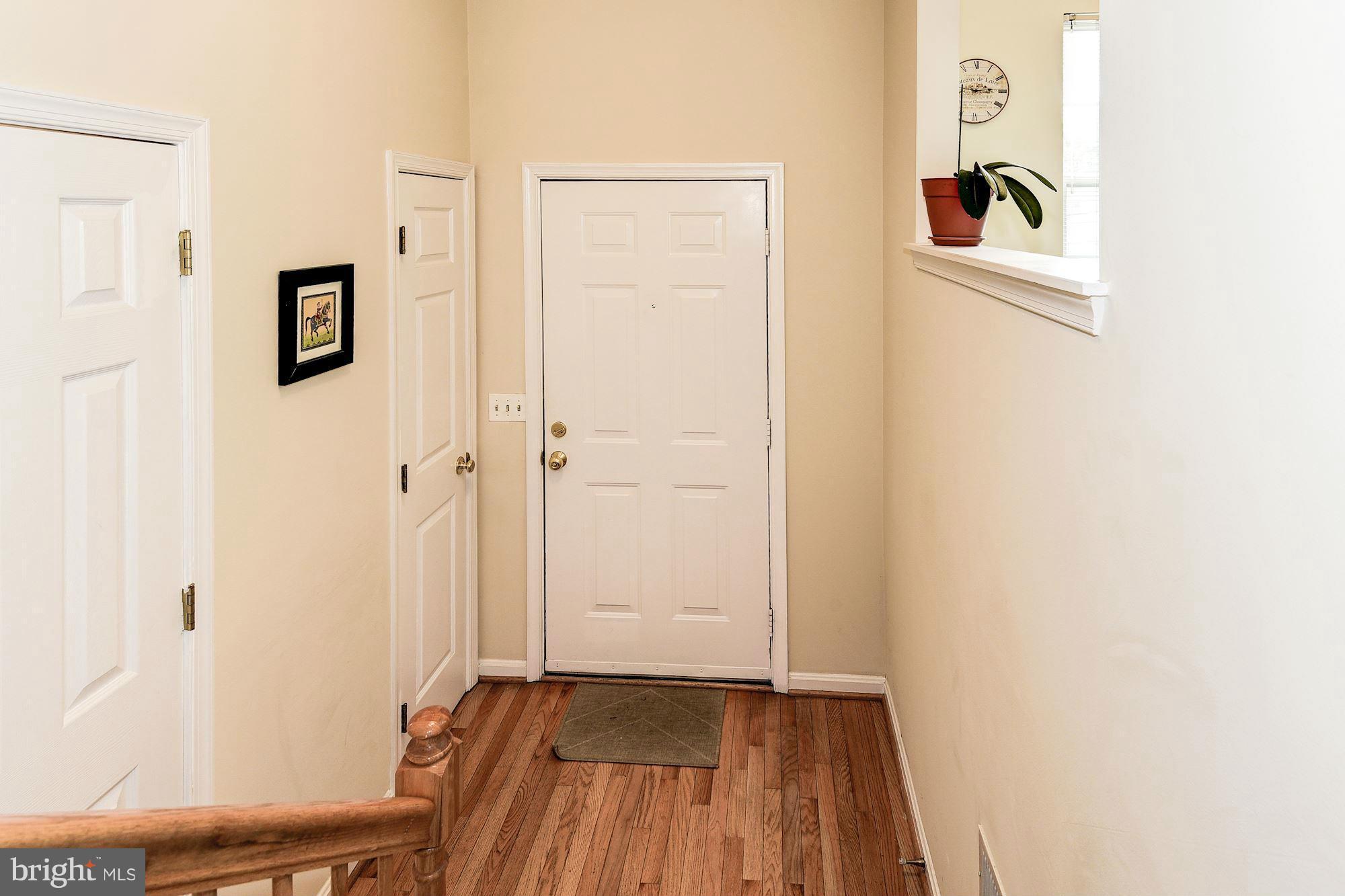 1802 Locust Grove Road Silver Spring, MD 20910 - Photo 2 of 18 Interior (General)