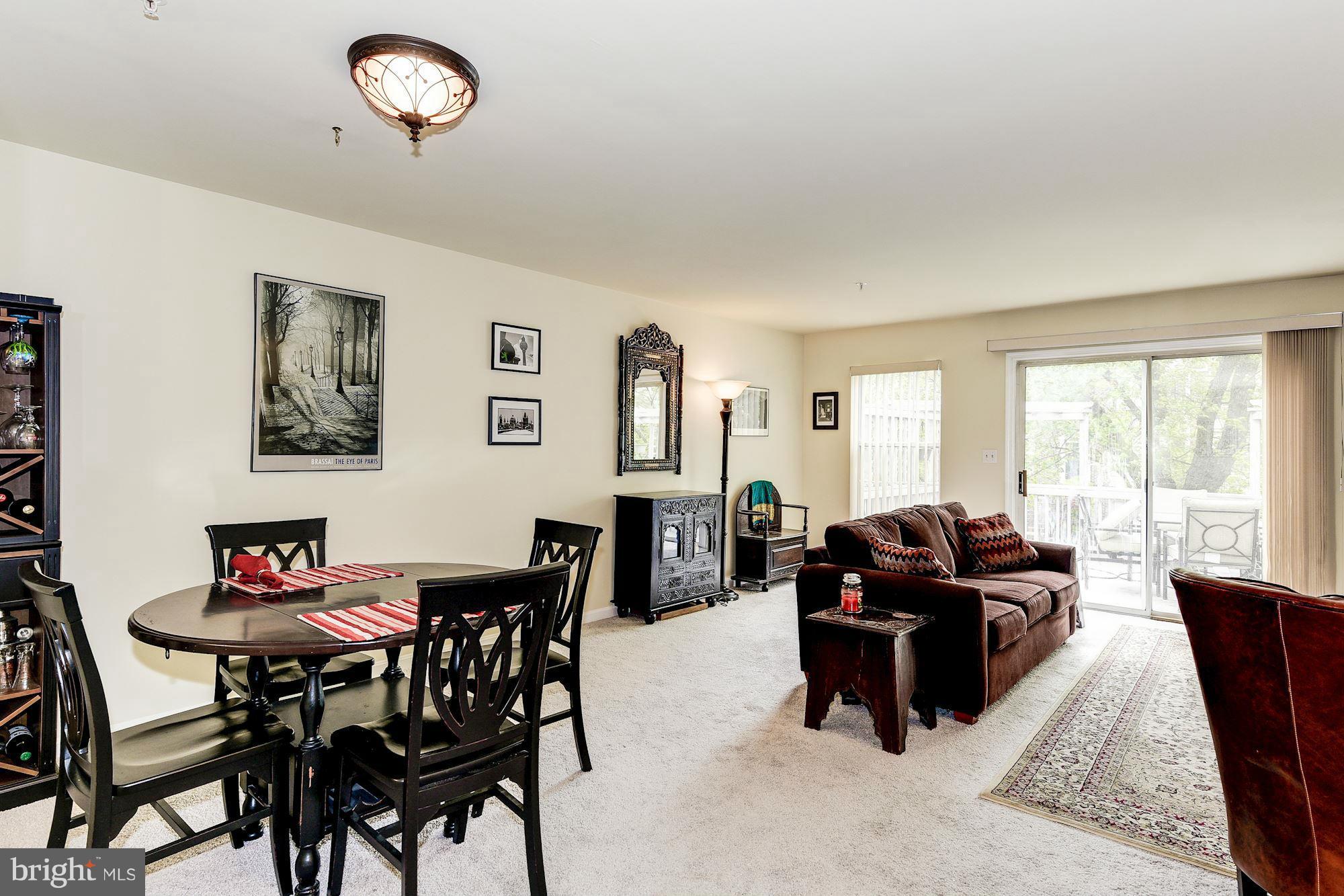1802 Locust Grove Road Silver Spring, MD 20910 - Photo 5 of 18 Living Room