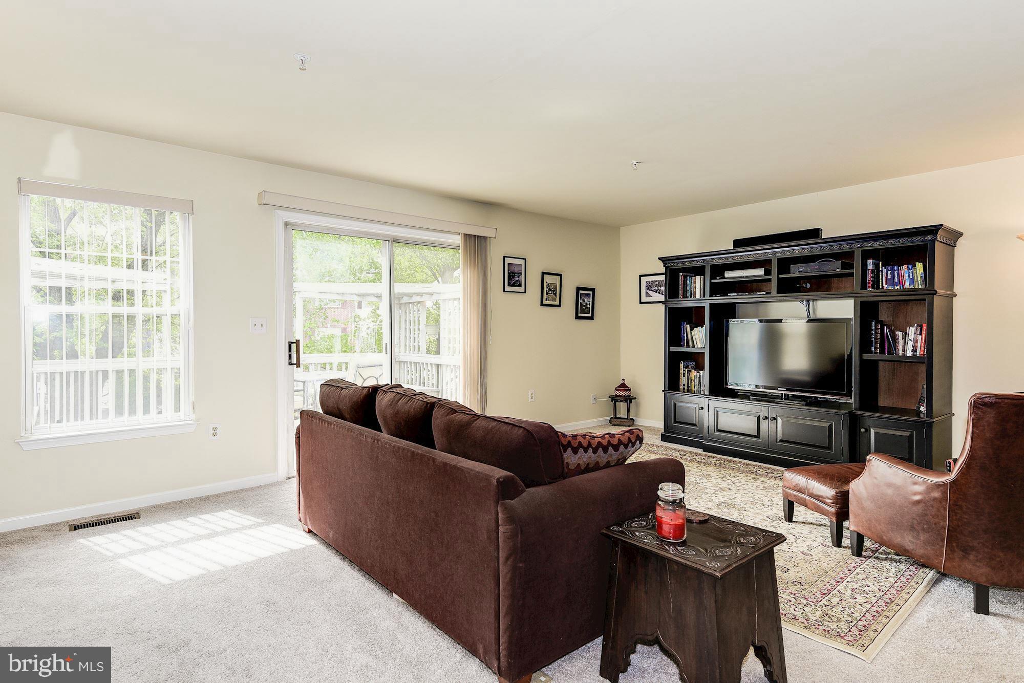 1802 Locust Grove Road Silver Spring, MD 20910 - Photo 6 of 18 Living Room
