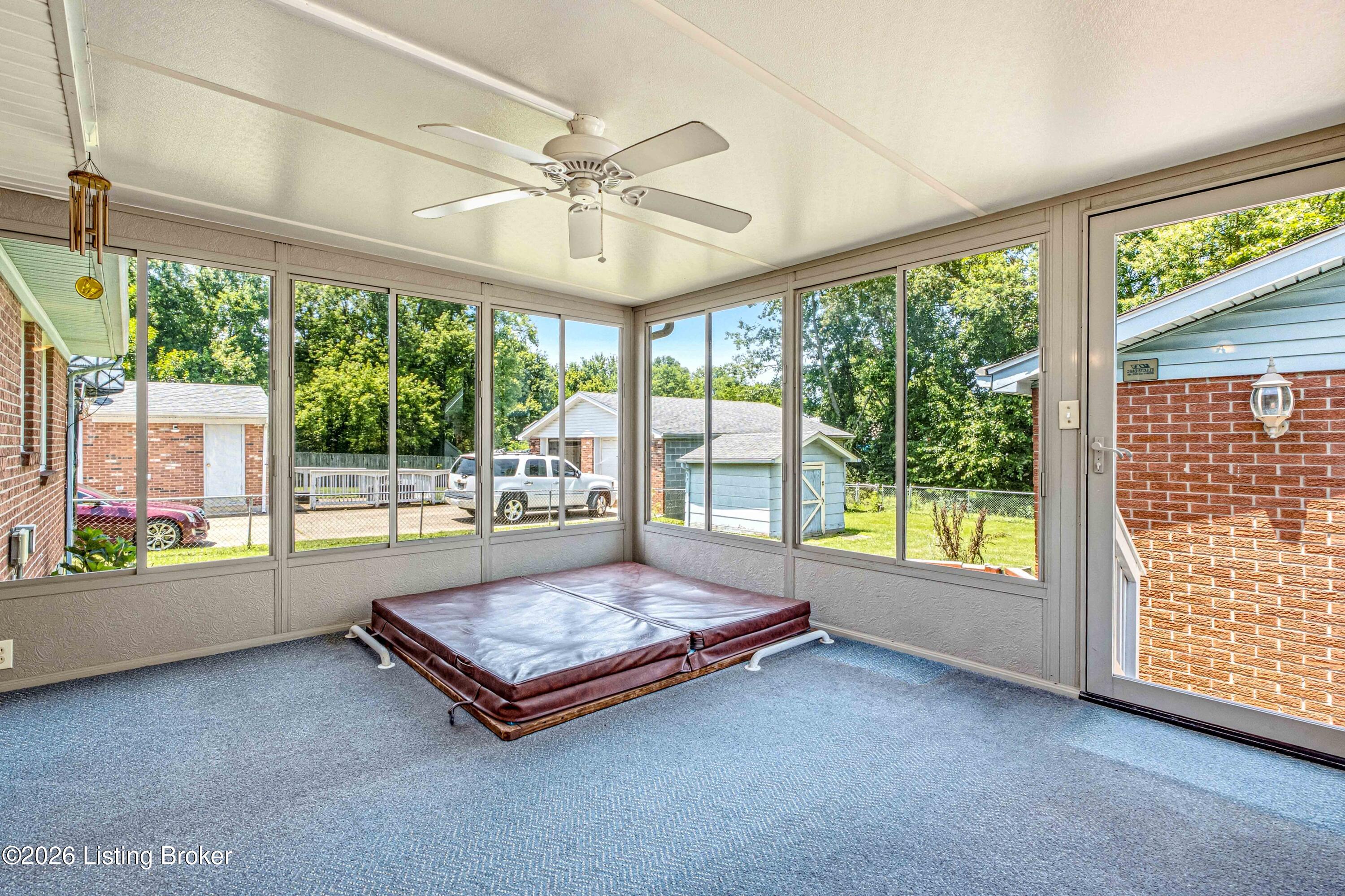 6703 Barbrook Road Louisville, KY 40258 - Photo 21 of 41 DSC01015