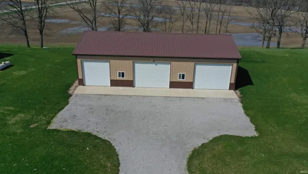 22825 Kammeyer Road, Woodburn, IN 46797