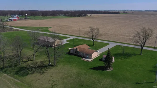 22825 Kammeyer Road, Woodburn, IN 46797