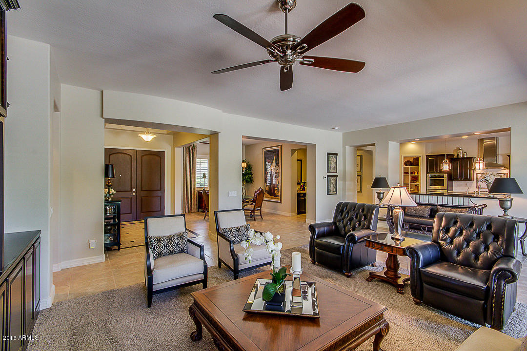 2834 East Warbler Road Gilbert, AZ 85297 - Photo 15 of 63 10 ft ceilings