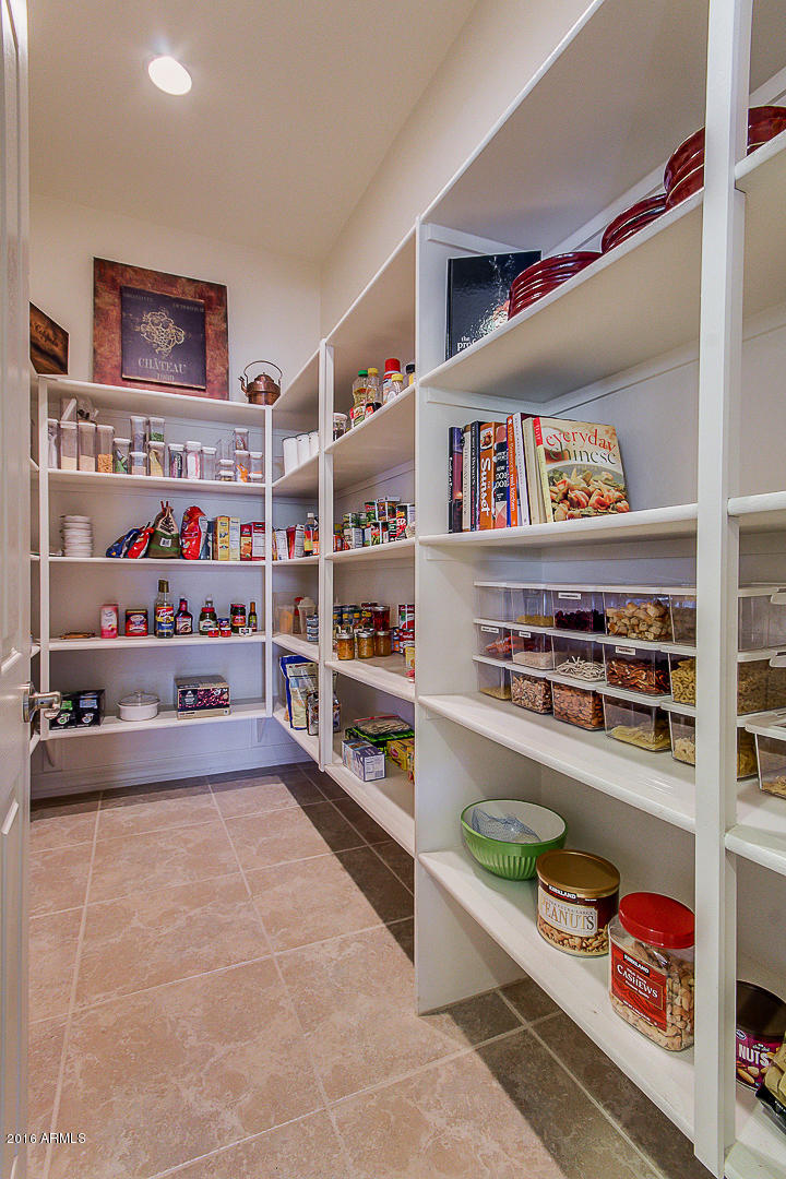 2834 East Warbler Road Gilbert, AZ 85297 - Photo 27 of 63 Walk in pantry 1