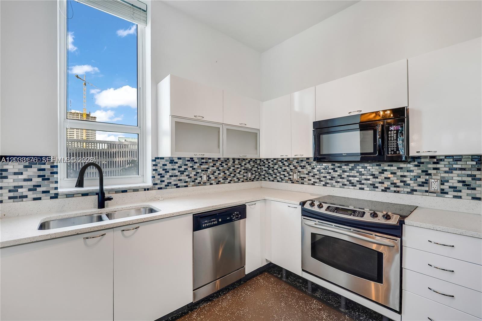 234 Northeast 3rd Street, Unit 507 Miami, FL 33132 - Photo 2 of 15