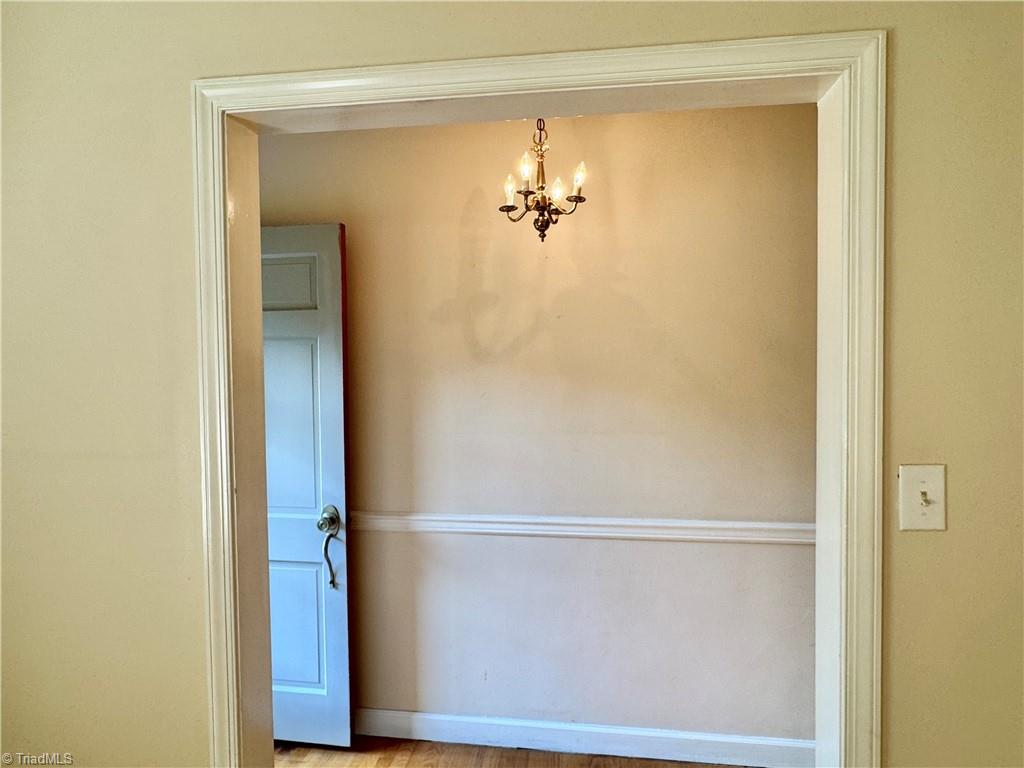 2541 Weymoth Road Winston-Salem, NC 27103 - Photo 5 of 50 Gallery Image 5
