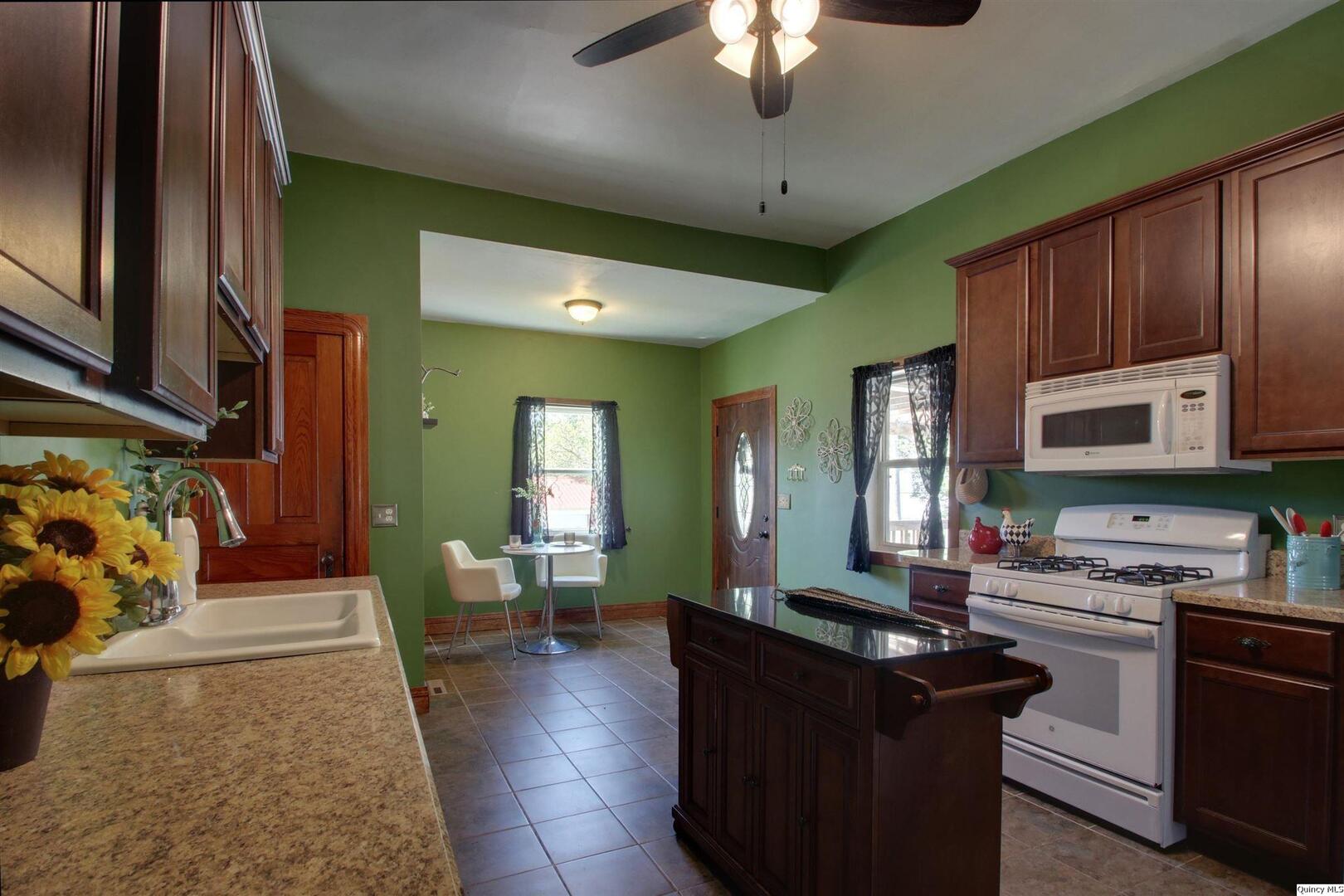 636 South 16th Street Quincy, IL 62301 - Photo 11 of 22