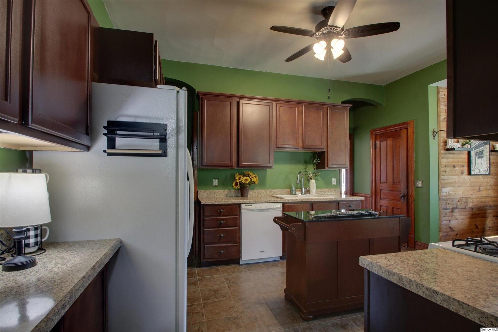 636 South 16th Street Quincy, IL 62301 - Photo 12 of 22