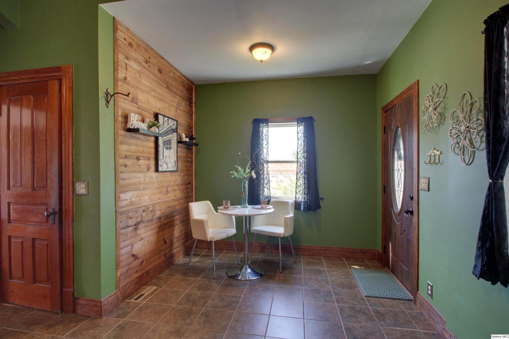636 South 16th Street Quincy, IL 62301 - Photo 5 of 22
