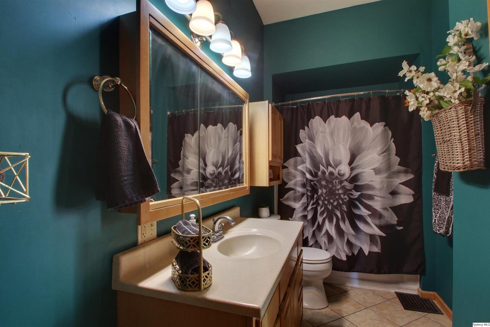 636 South 16th Street Quincy, IL 62301 - Photo 8 of 22