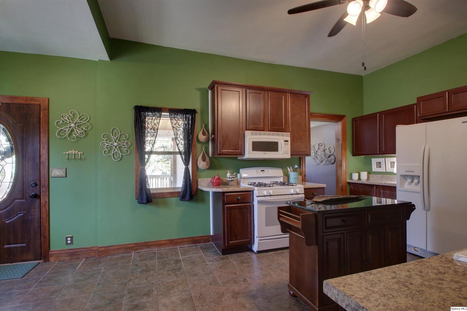 636 South 16th Street Quincy, IL 62301 - Photo 9 of 22