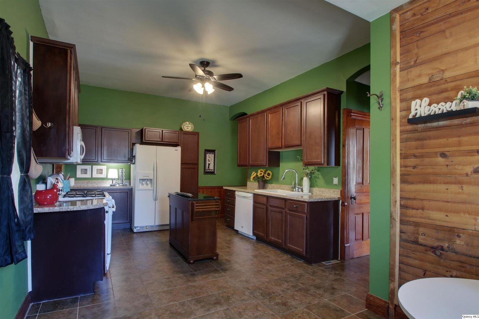 636 South 16th Street Quincy, IL 62301 - Photo 10 of 22