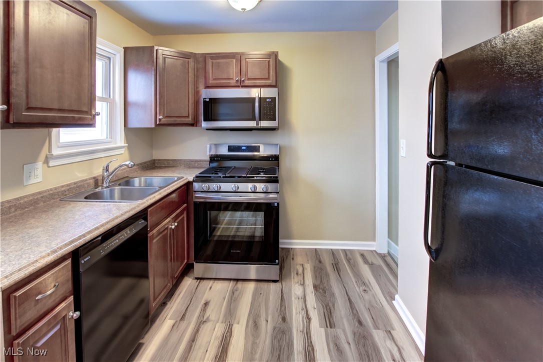 1624 Douglas Road Wickliffe, OH 44092 - Photo 6 of 28 Gallery Image 6