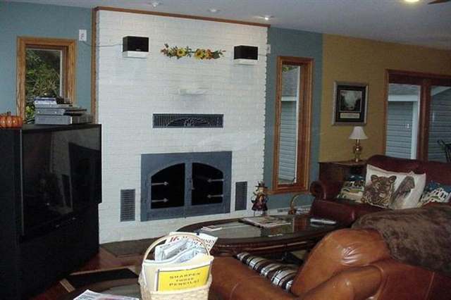 5005 Lakeshore Road Lexington, MI 48450 - Photo 8 of 25 31030795-7.JPG