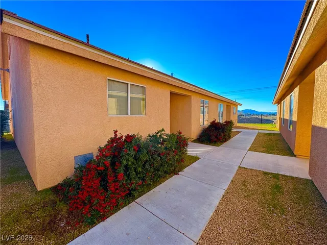 $1,300 | 1070 Potro Drive, Unit 1, Pahrump, NV 89048