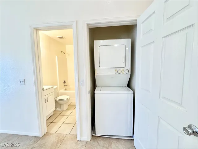 $1,300 | 1070 Potro Drive, Unit 1, Pahrump, NV 89048