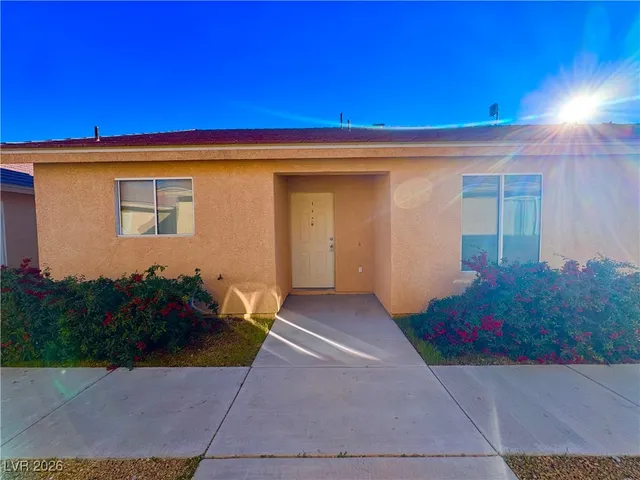 $1,300 | 1070 Potro Drive, Unit 1, Pahrump, NV 89048