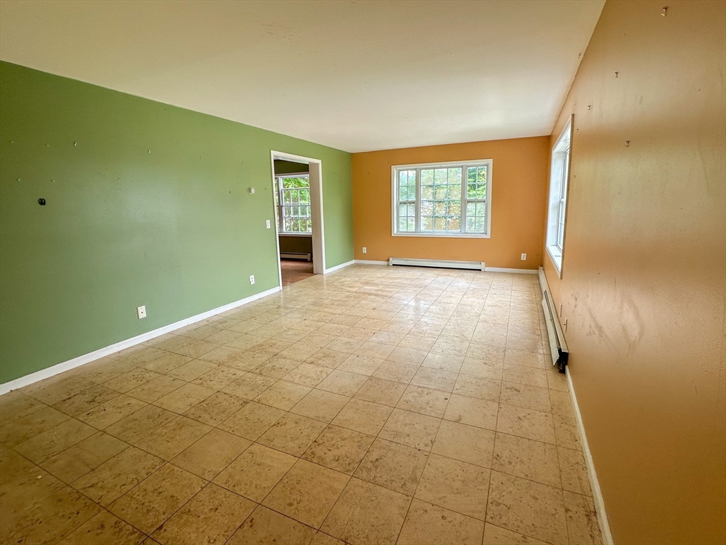 20 Groton Place Worcester, MA 01604 - Photo 6 of 15