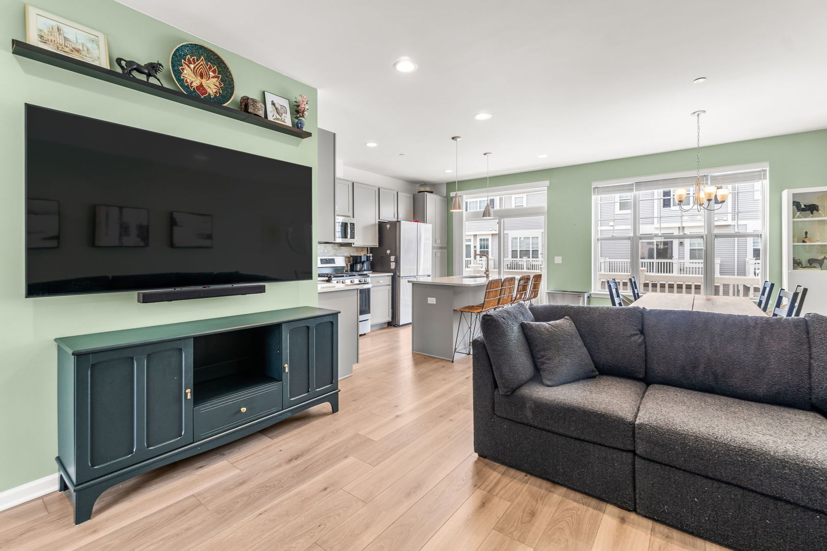 218 Timberleaf Circle Roselle, IL 60172 - Photo 4 of 33