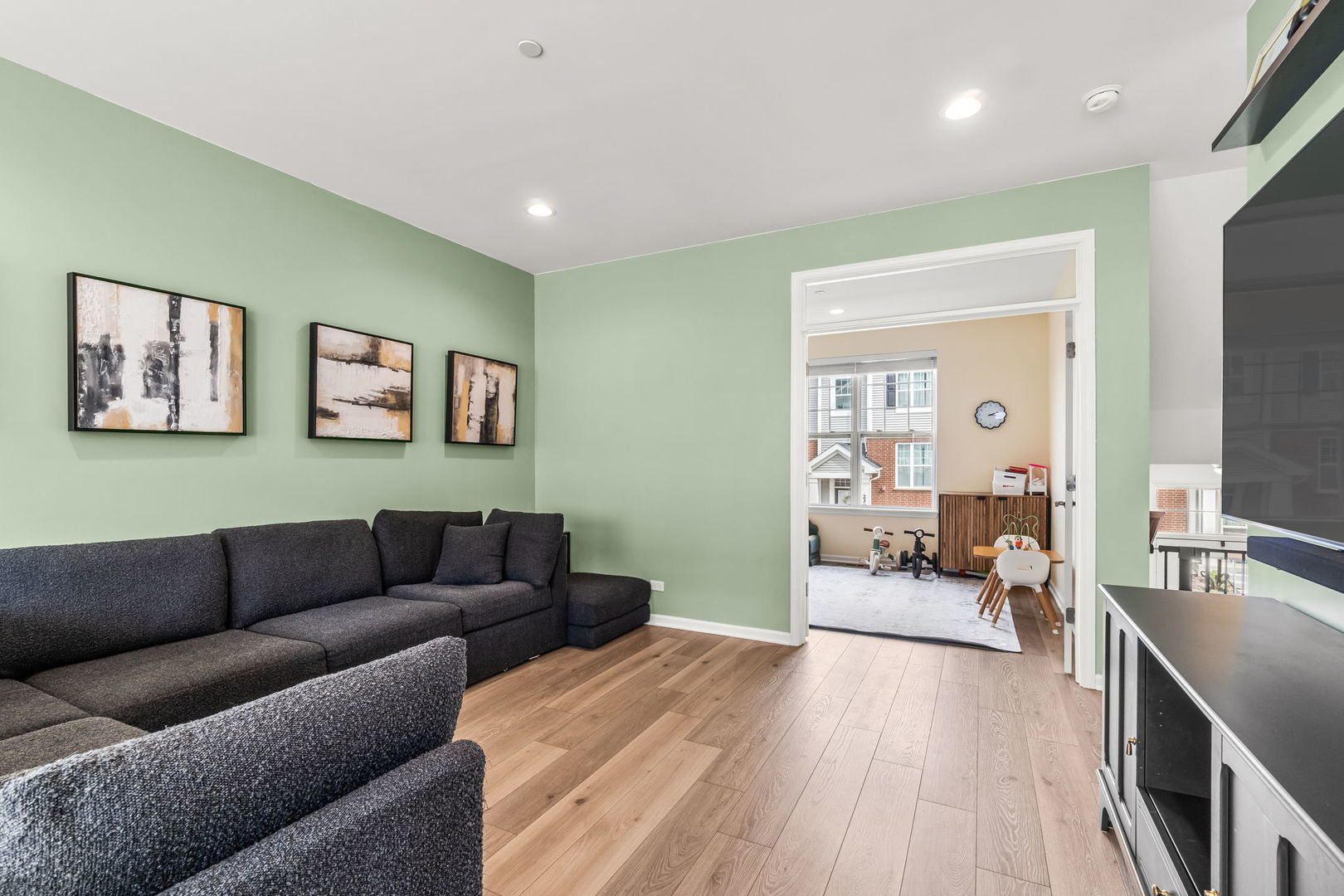 218 Timberleaf Circle Roselle, IL 60172 - Photo 5 of 33