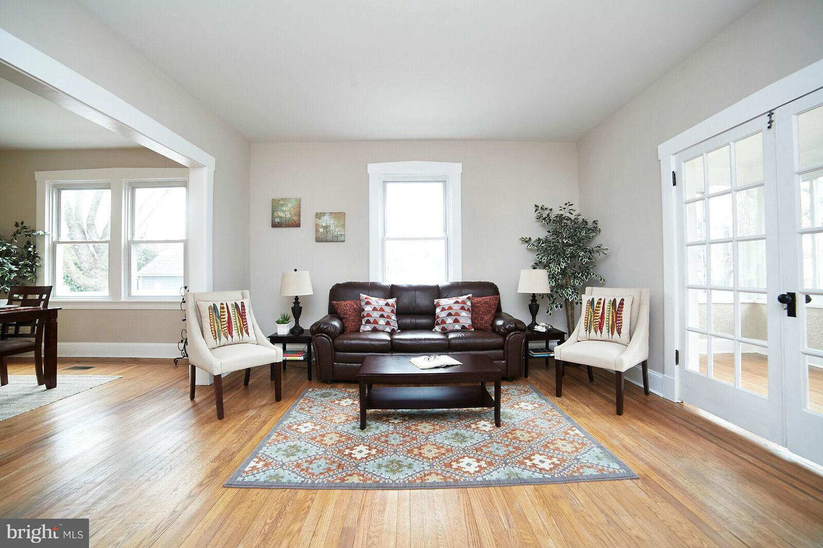 56 Broadship Road Baltimore, MD 21222 - Photo 13 of 30 Living Room