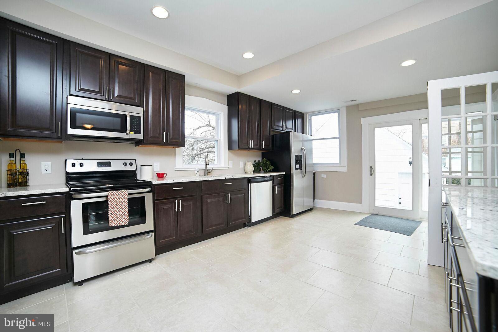 56 Broadship Road Baltimore, MD 21222 - Photo 4 of 30 Kitchen