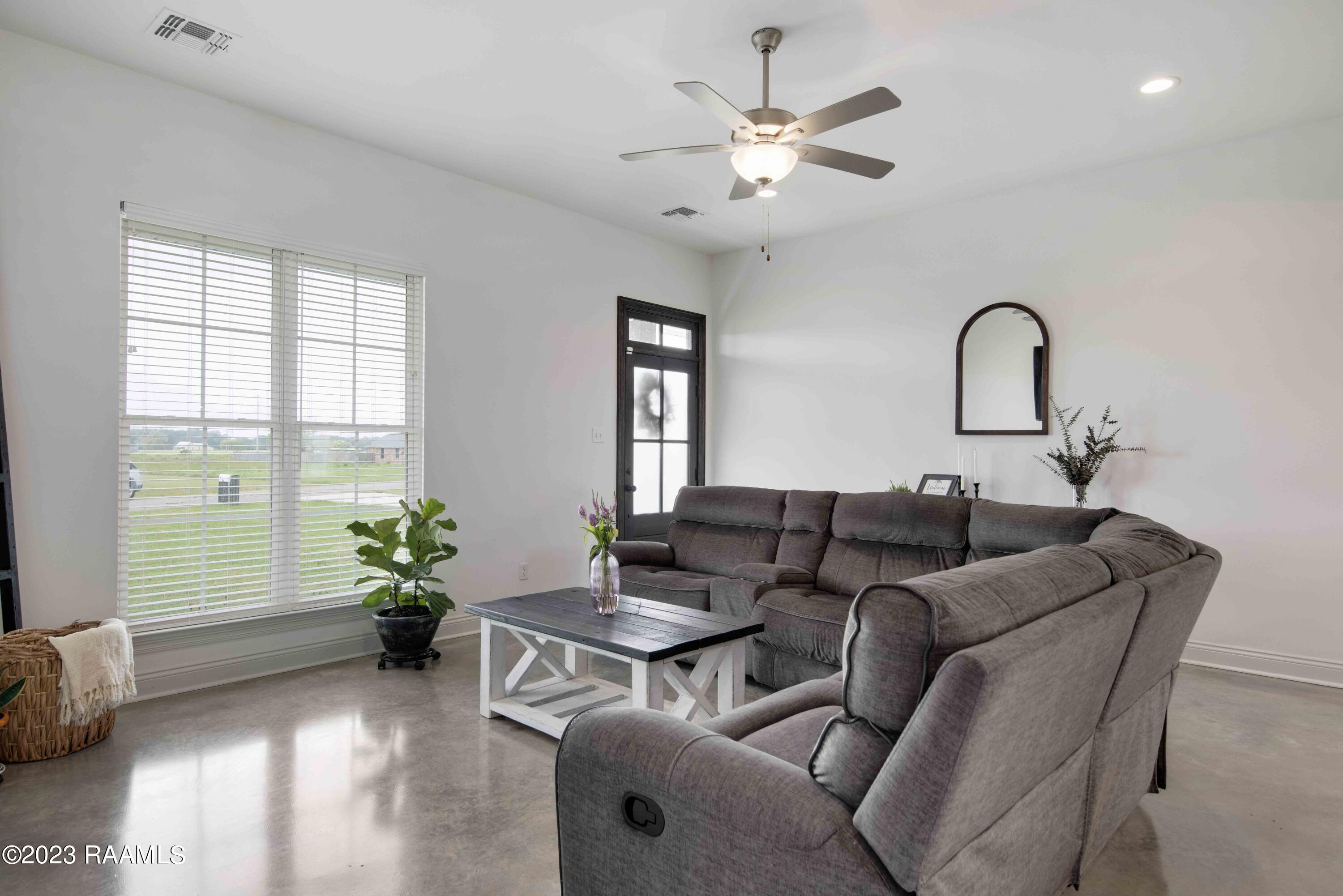 145 Hummingbird Road Rayne, LA 70578 - Photo 3 of 27 Gallery Image 3