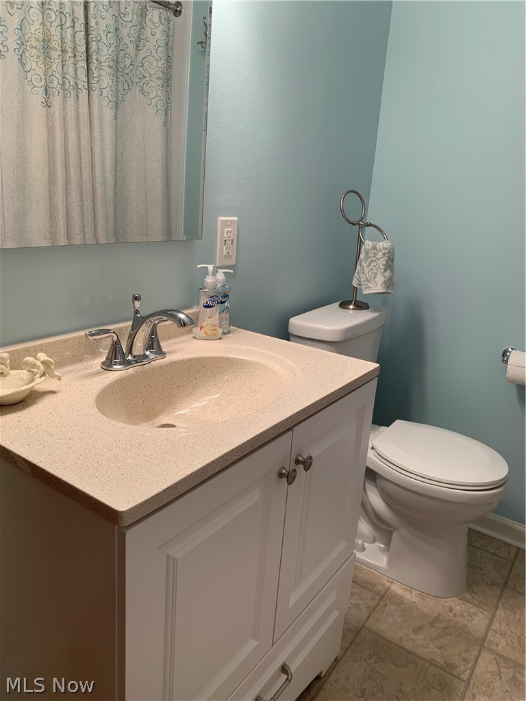 1222 Lander Road Cleveland, OH 44124 - Photo 13 of 29