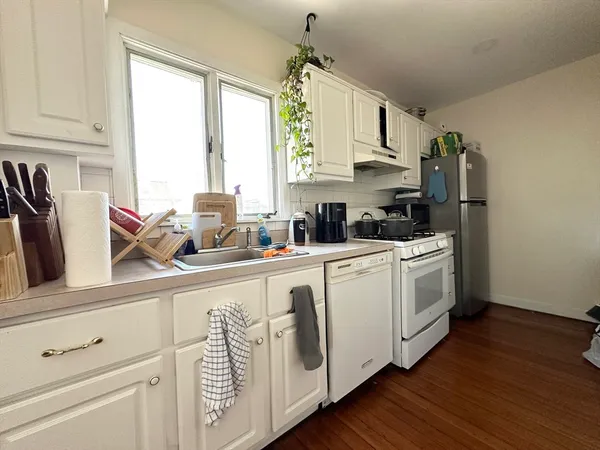 $5,300 | 46 Dana Street, Unit B, Cambridge, MA 02138