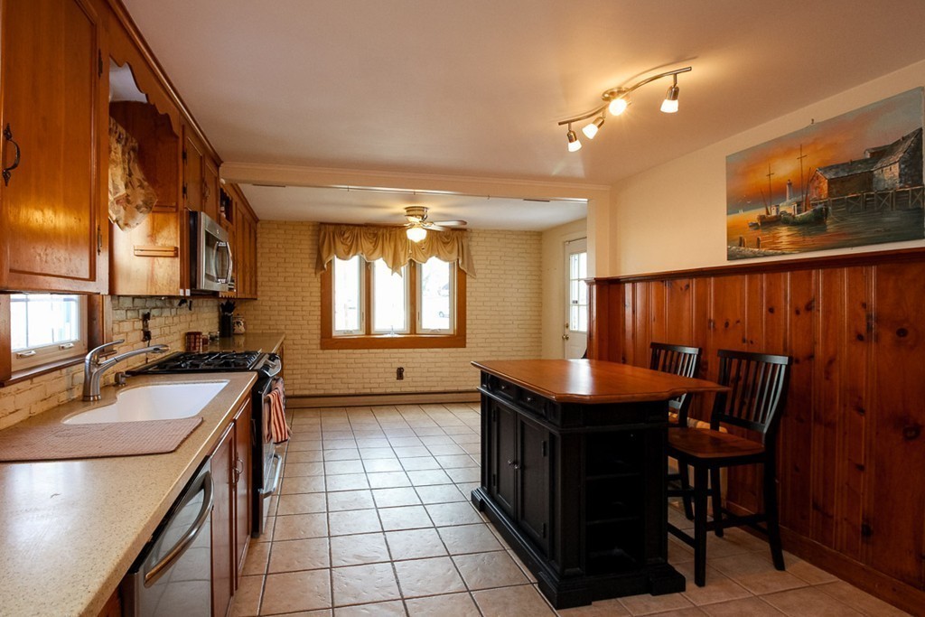 166 Walker Road Swampscott, MA 01907 - Photo 11 of 28 Gallery Image 11
