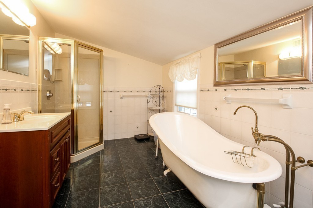 166 Walker Road Swampscott, MA 01907 - Photo 27 of 28 Gallery Image 27