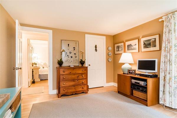 72 River Road Weston, MA 02493 - Photo 11 of 21 Gallery Image 11