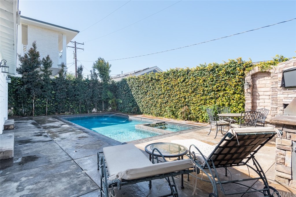 1609 Chestnut Avenue Manhattan Beach, CA 90266 - Photo 24 of 26 a view of outdoor space yard and patio