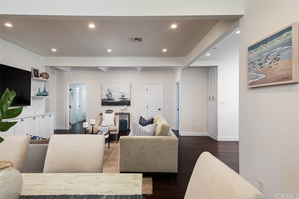 1609 Chestnut Avenue Manhattan Beach, CA 90266 - Photo 6 of 26 a living room with furniture and a flat screen tv